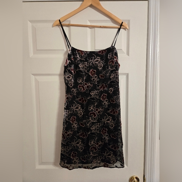 Lush Floral Black Velvet Dress Strappy Size   Large - Picture 1 of 12